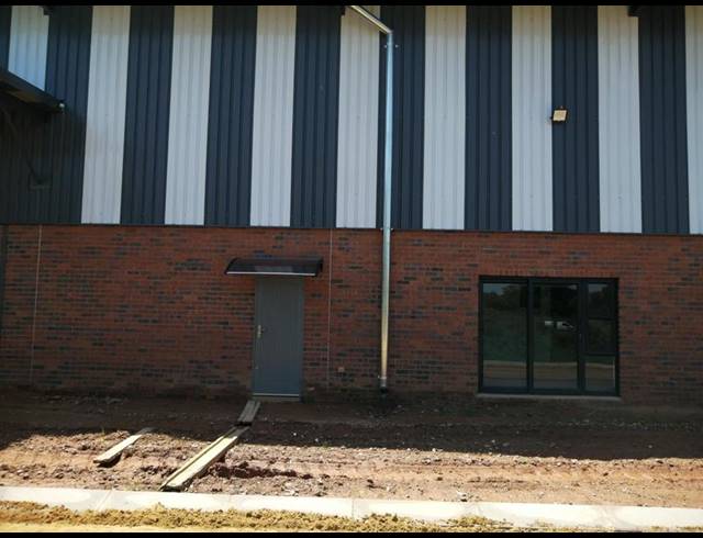 INDUSTRIAL PROPERTY TO RENT IN LASER PARK